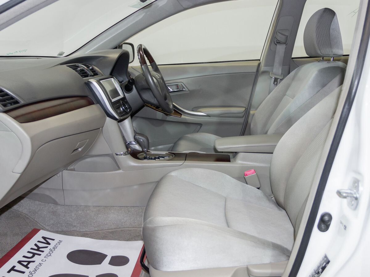 Toyota Premio 2012 - фото автомобиля