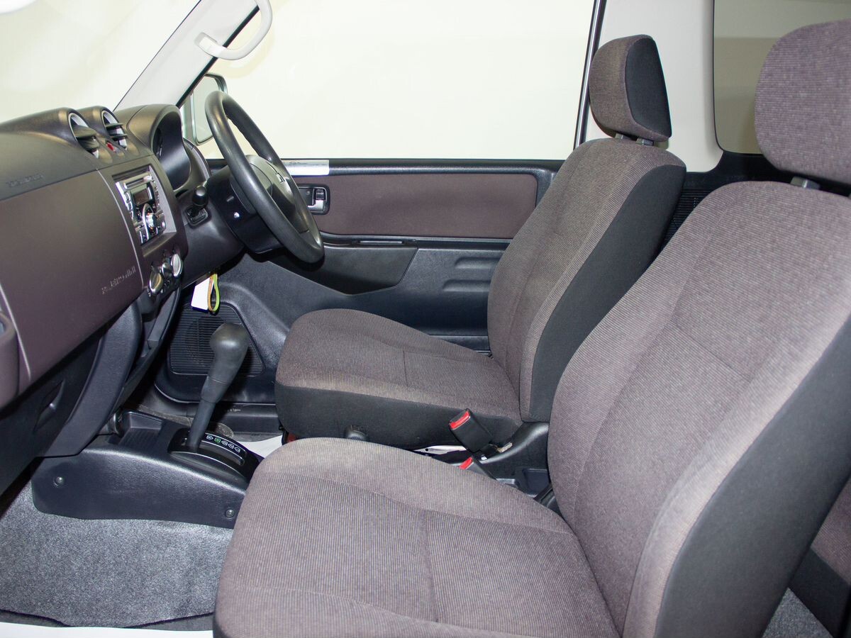 Mitsubishi Pajero Mini 2012 - фото автомобиля