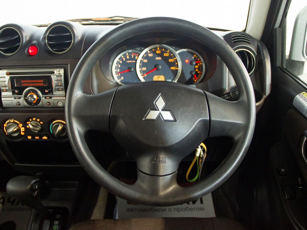 Mitsubishi Pajero Mini 2012 - фото автомобиля