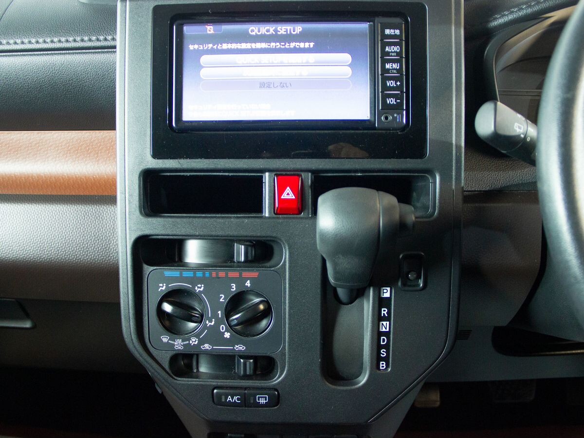 Toyota Tank 2018 - фото автомобиля