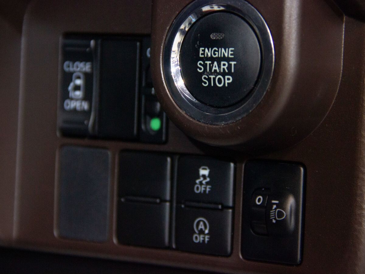 Toyota Tank 2018 - фото автомобиля