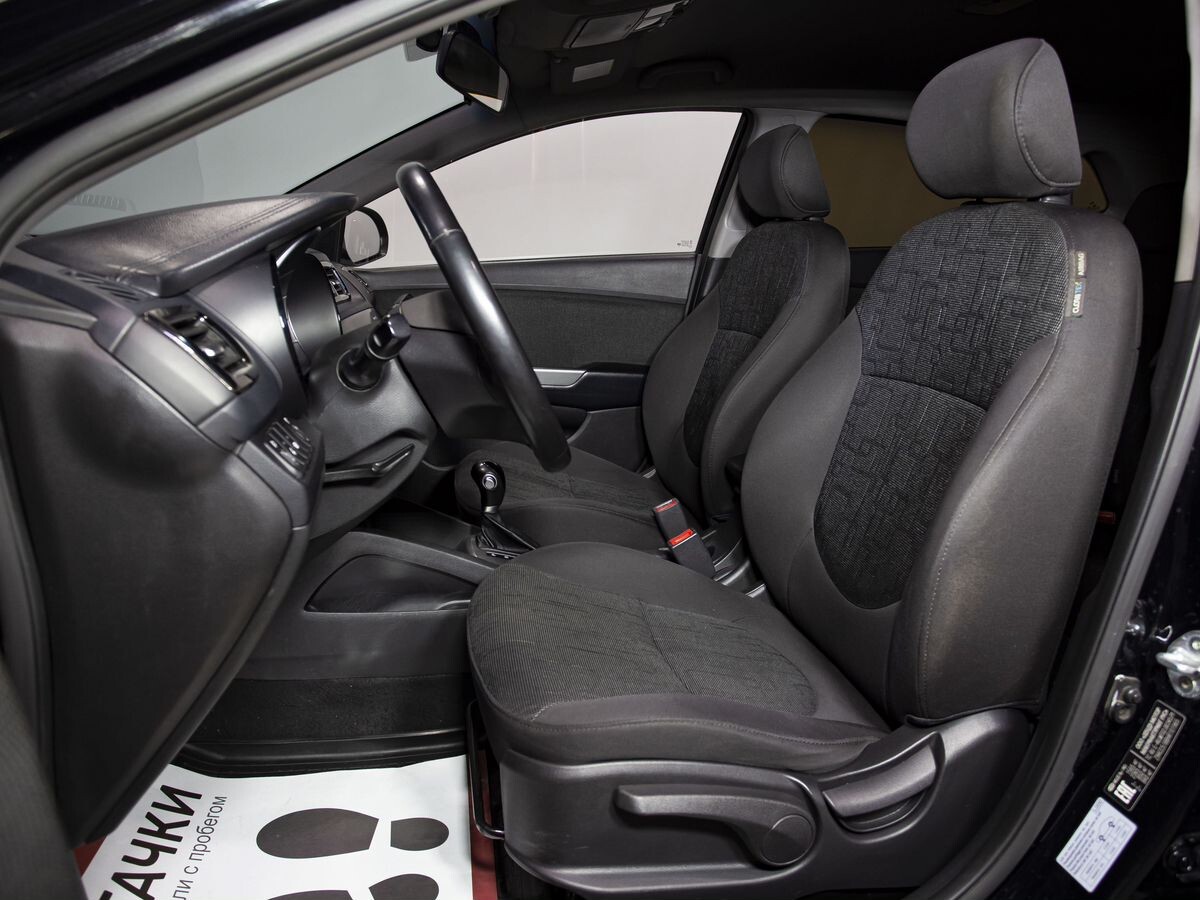 Kia Rio 2017 - фото автомобиля