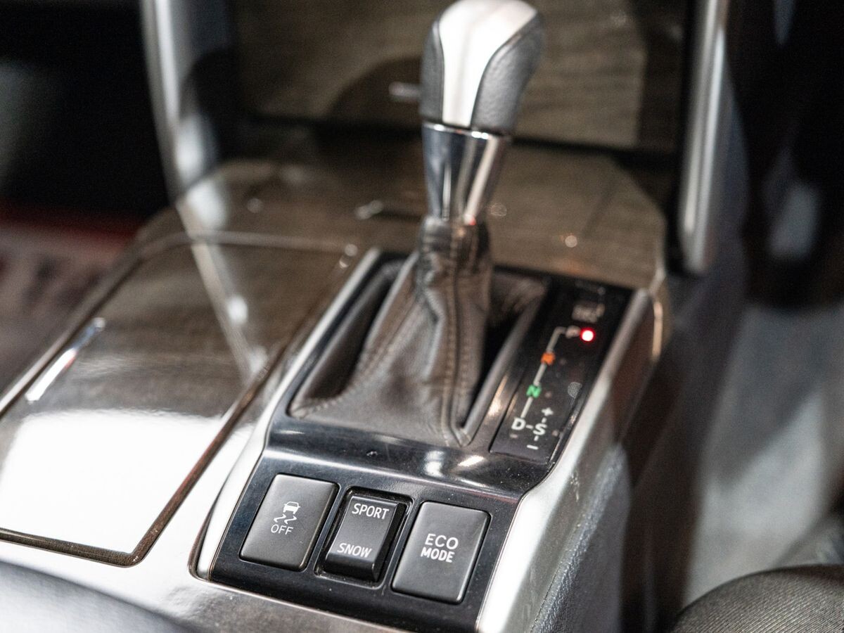 Toyota Mark X 2013 - фото автомобиля