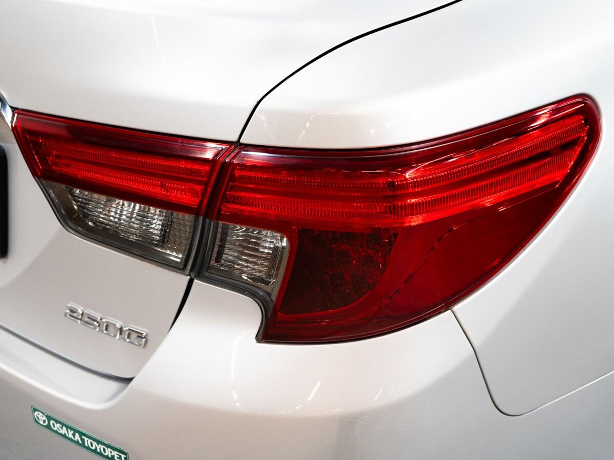 Toyota Mark X 2013 - фото автомобиля