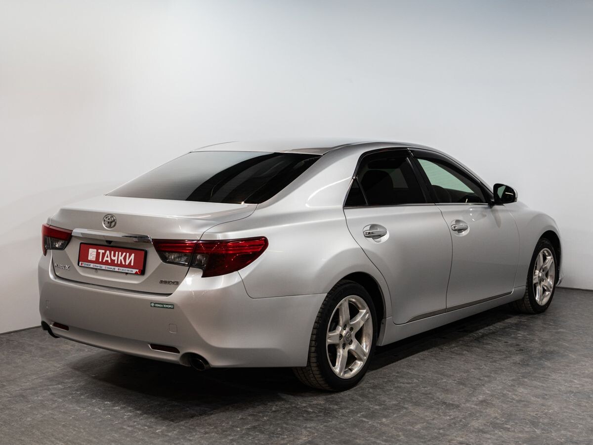 Toyota Mark X 2013 - фото автомобиля