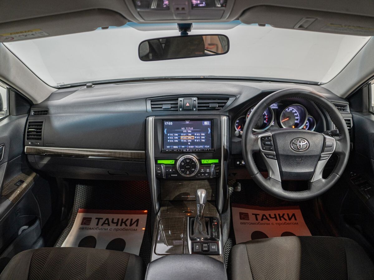 Toyota Mark X 2013 - фото автомобиля