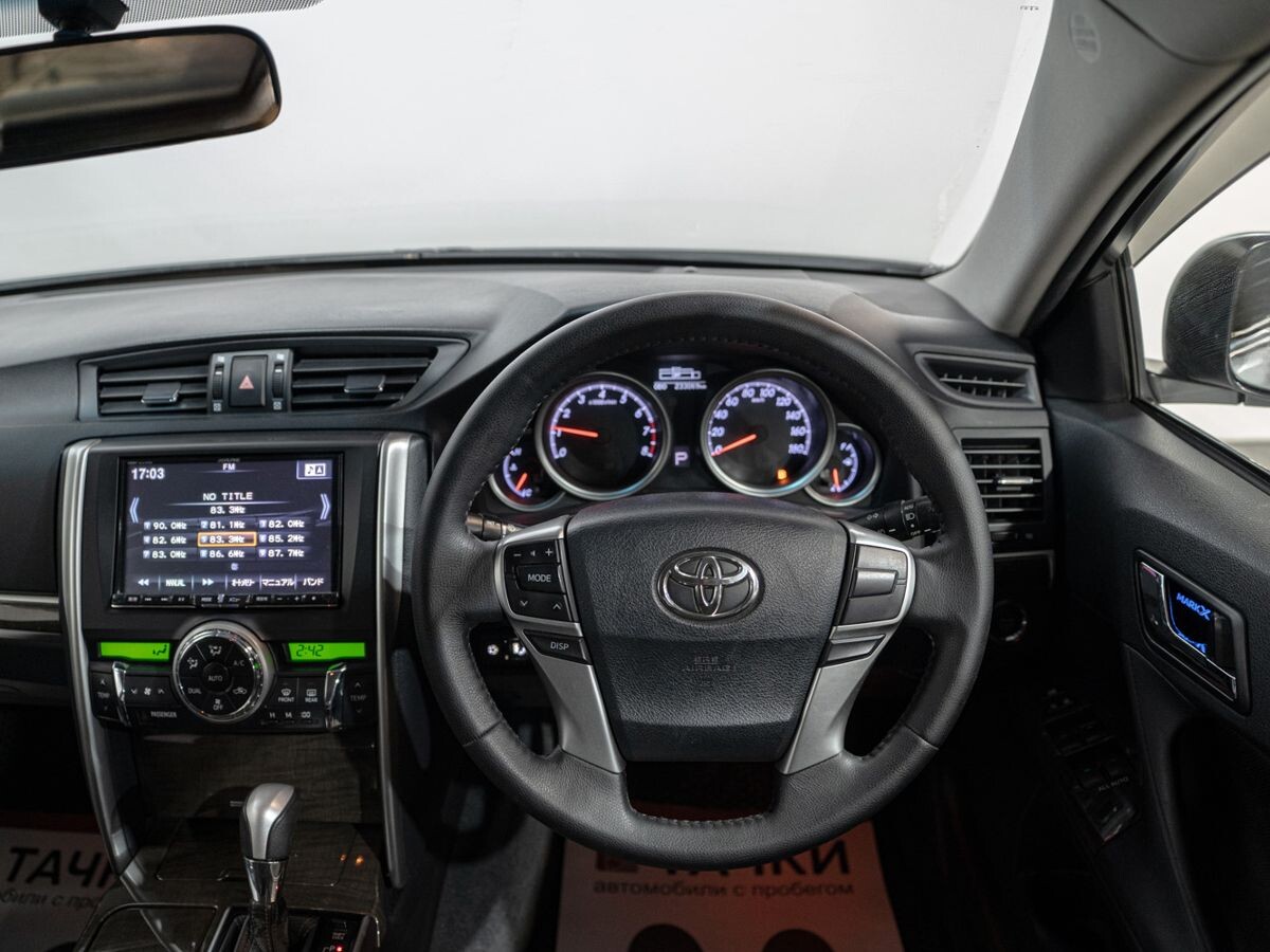 Toyota Mark X 2013 - фото автомобиля