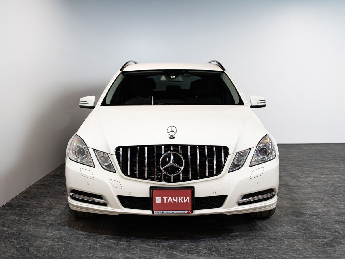 Mercedes-Benz E-Класс 2011 - фото автомобиля