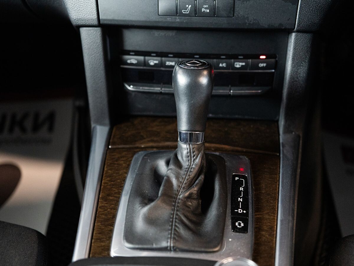 Mercedes-Benz E-Класс 2011 - фото автомобиля