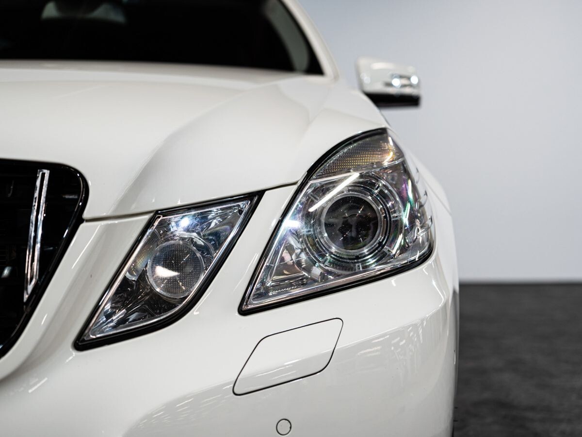 Mercedes-Benz E-Класс 2011 - фото автомобиля