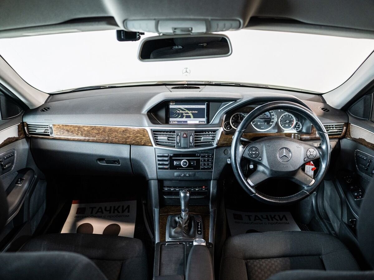 Mercedes-Benz E-Класс 2011 - фото автомобиля