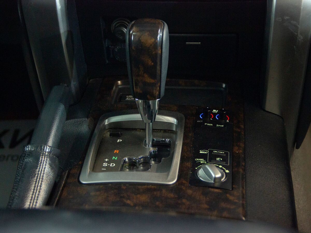 Toyota Land Cruiser 2013 - фото автомобиля