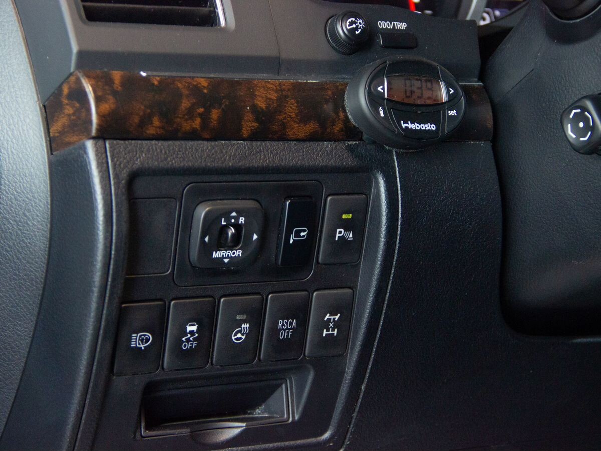 Toyota Land Cruiser 2013 - фото автомобиля