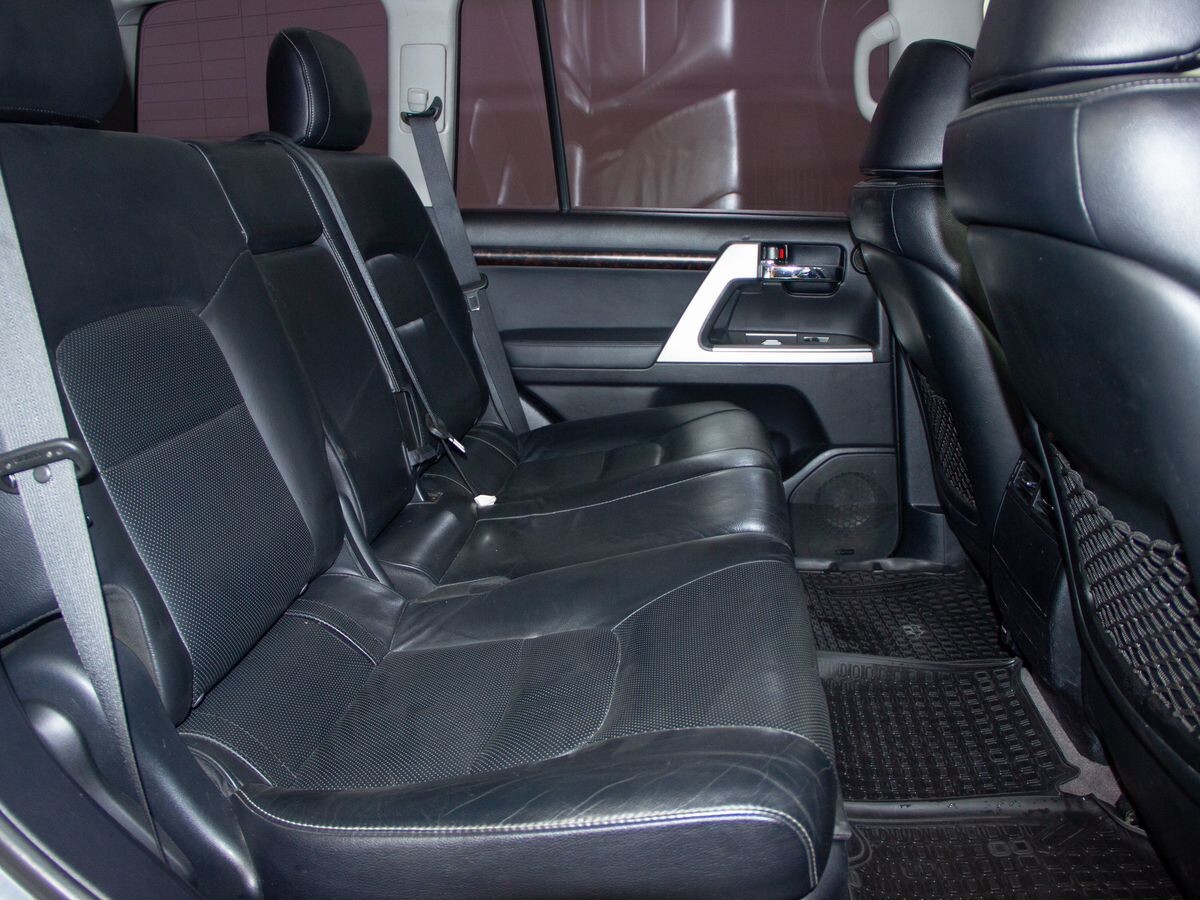 Toyota Land Cruiser 2013 - фото автомобиля