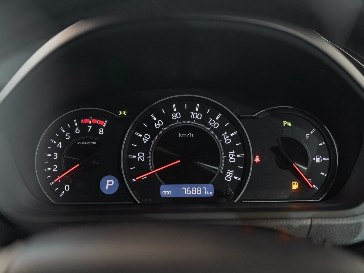 Toyota Noah 2019 - фото автомобиля