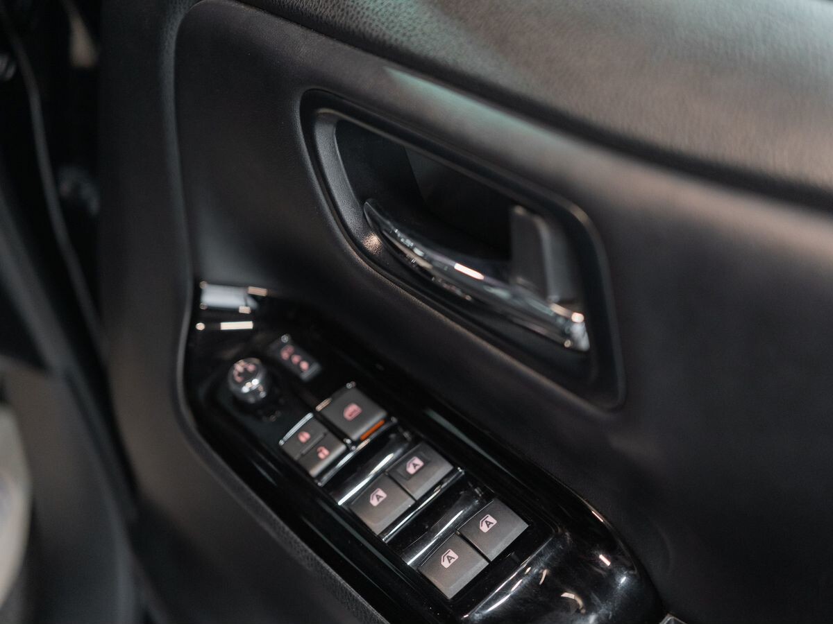 Toyota Noah 2019 - фото автомобиля