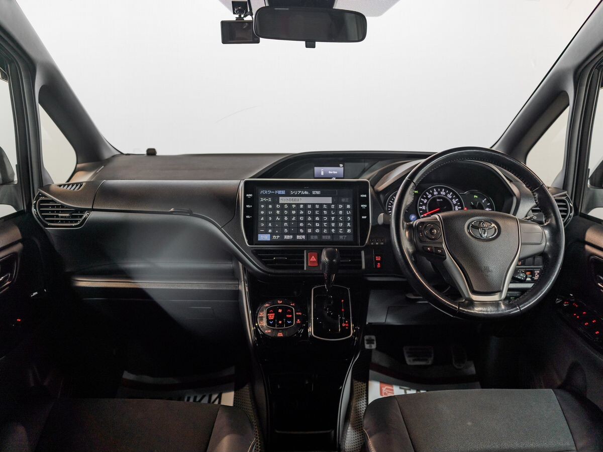 Toyota Noah 2019 - фото автомобиля