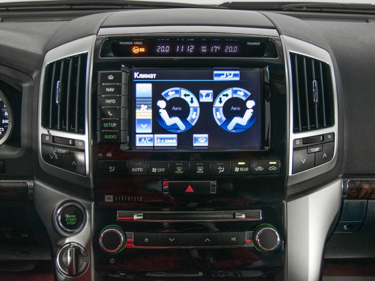 Toyota Land Cruiser 2012 - фото автомобиля