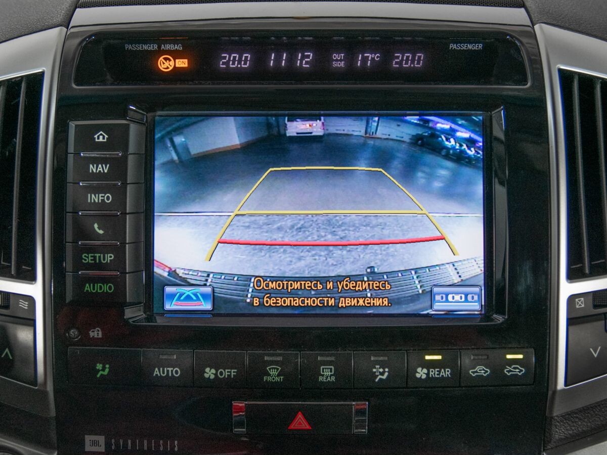 Toyota Land Cruiser 2012 - фото автомобиля