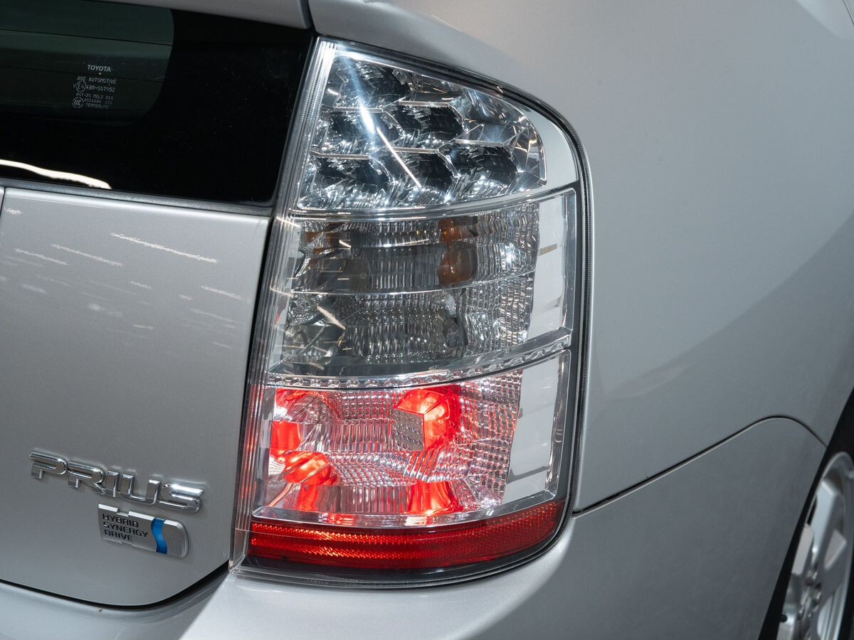 Toyota Prius 2010 - фото автомобиля