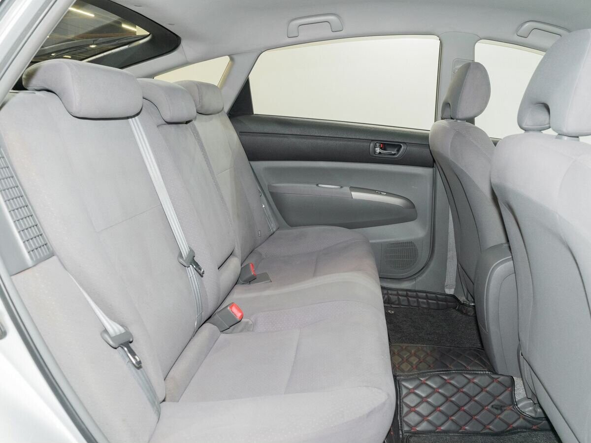 Toyota Prius 2010 - фото автомобиля