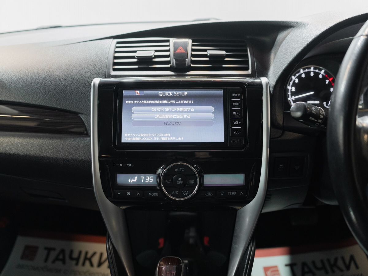 Toyota Premio 2018 - фото автомобиля