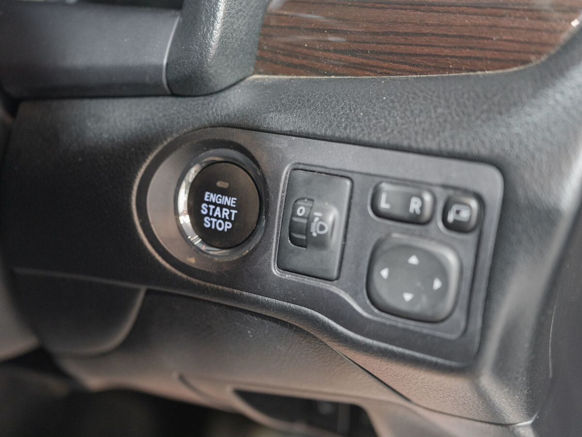 Toyota Premio 2018 - фото автомобиля