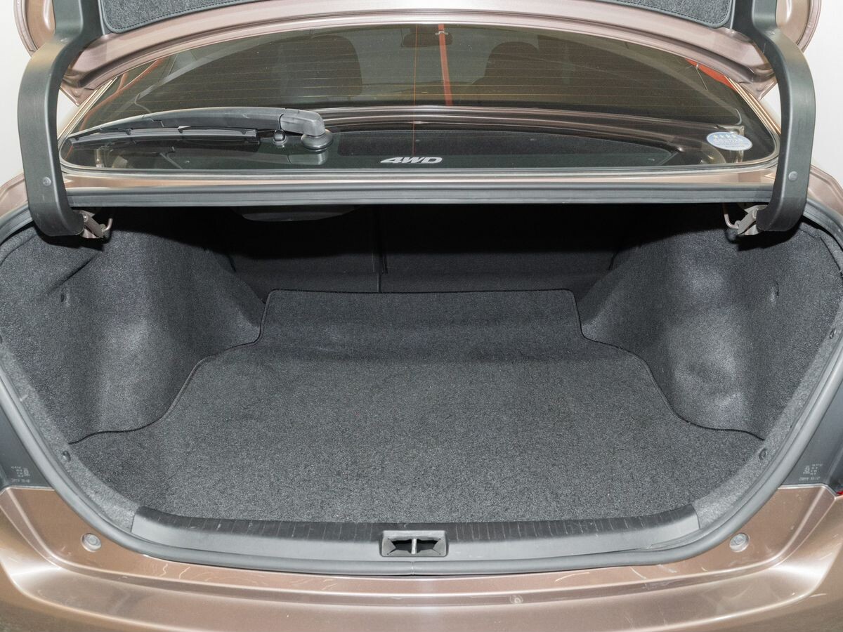 Toyota Premio 2018 - фото автомобиля