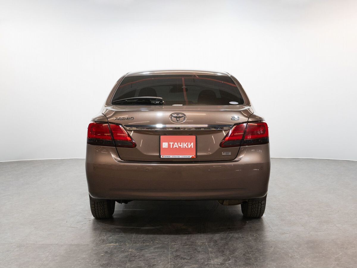 Toyota Premio 2018 - фото автомобиля