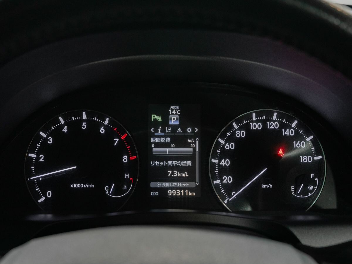 Toyota Premio 2018 - фото автомобиля