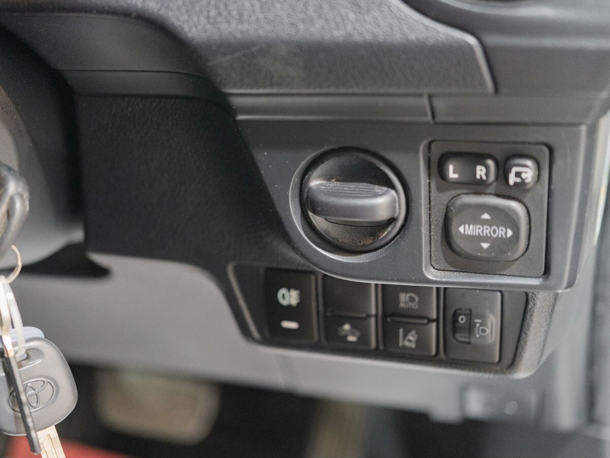 Toyota Corolla 2018 - фото автомобиля