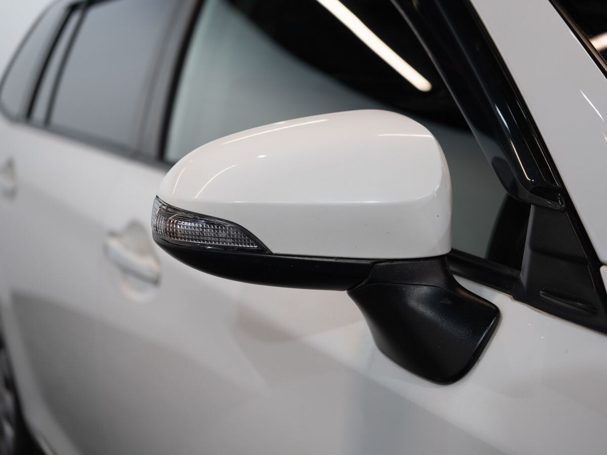 Toyota Corolla 2018 - фото автомобиля