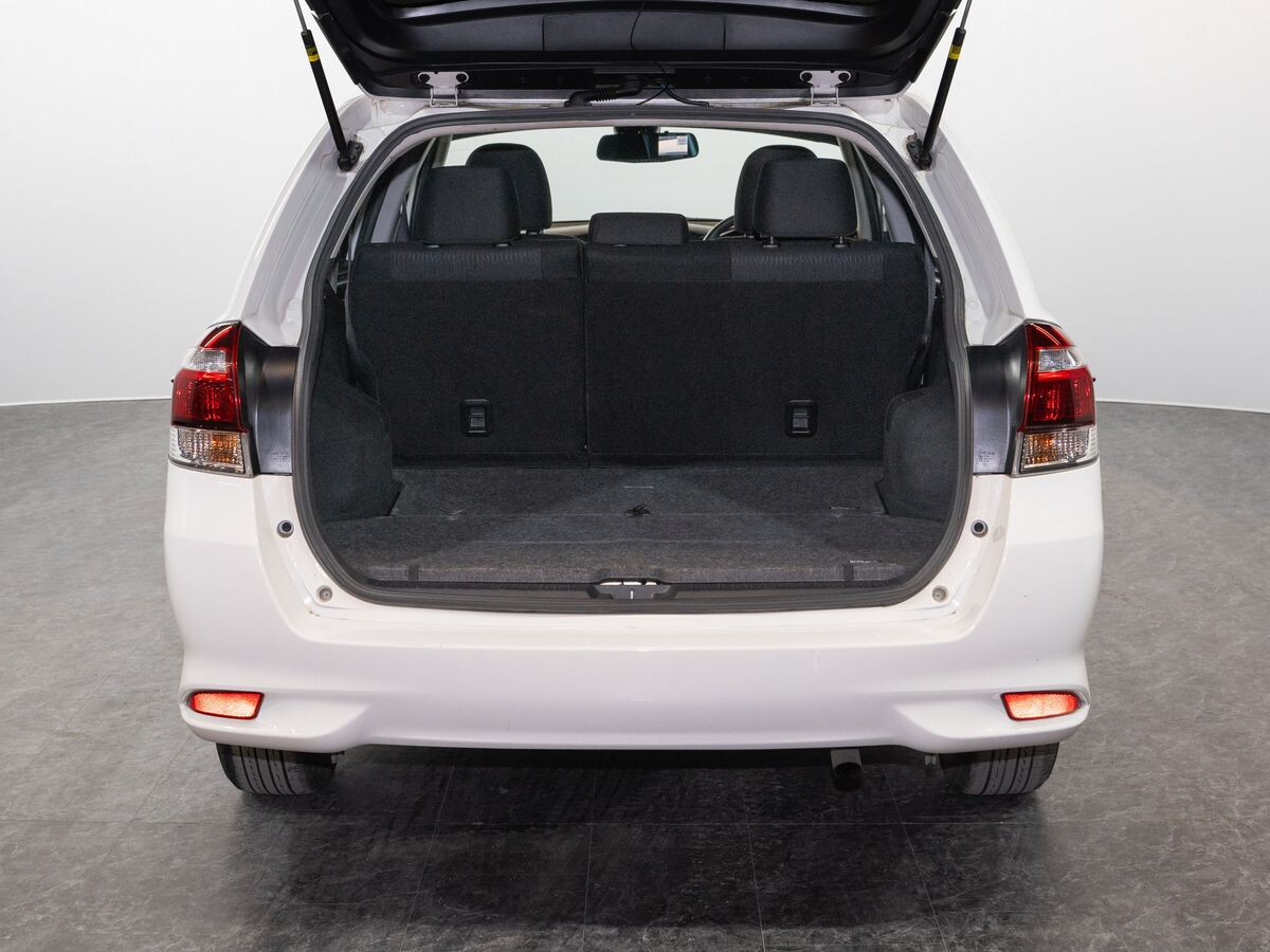 Toyota Corolla 2018 - фото автомобиля