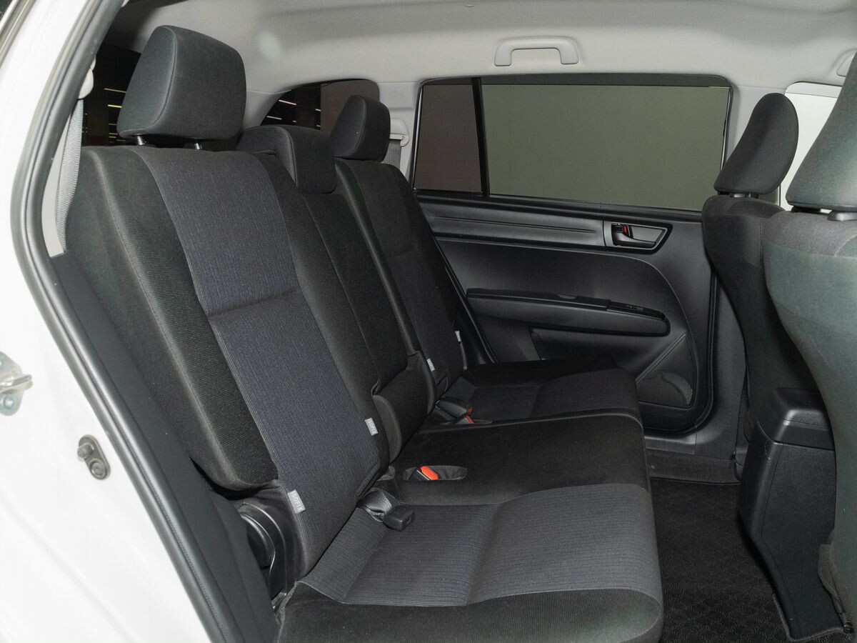 Toyota Corolla 2018 - фото автомобиля