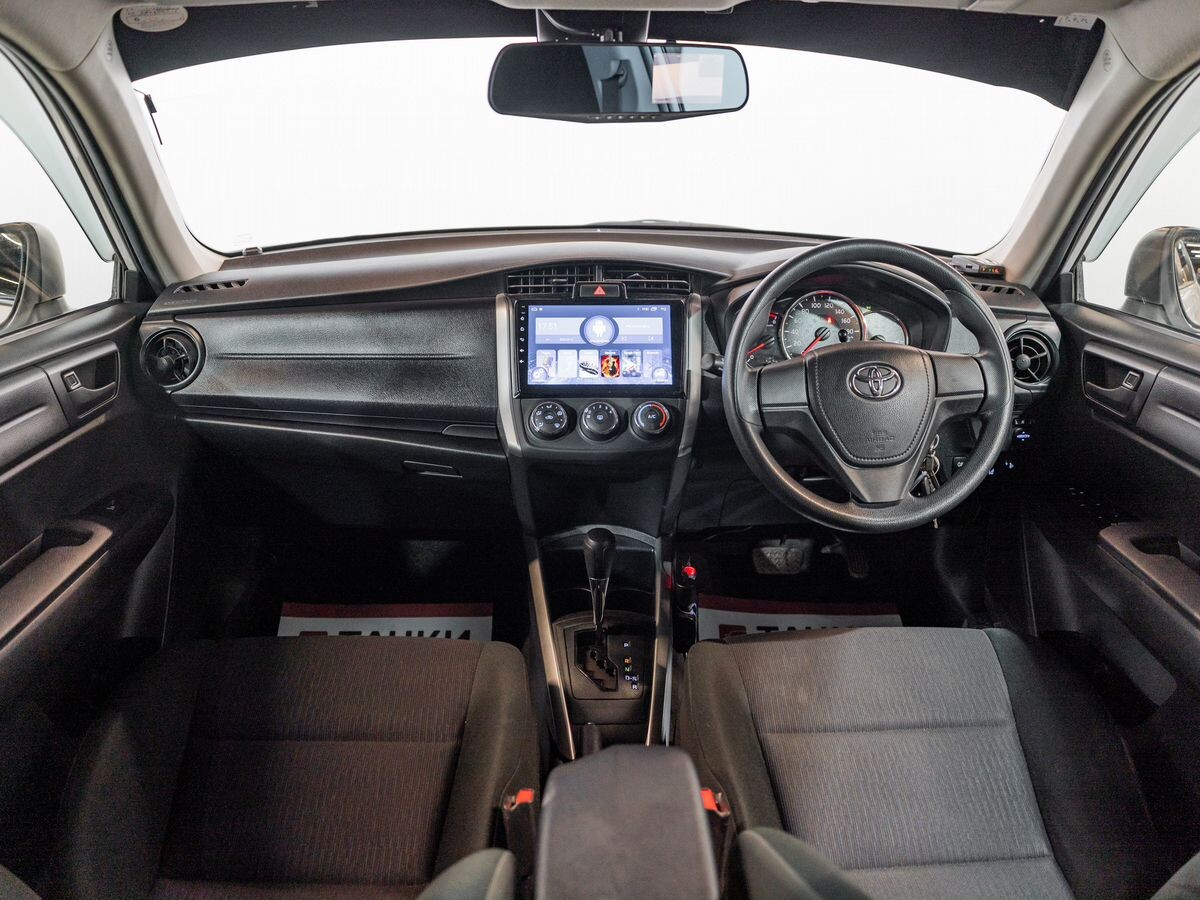 Toyota Corolla 2018 - фото автомобиля