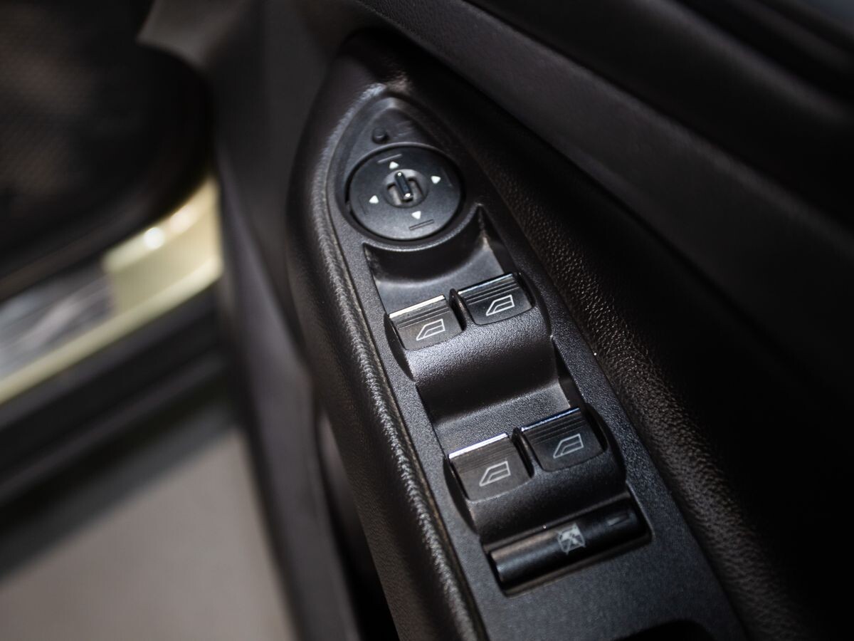 Ford Kuga 2013 - фото автомобиля