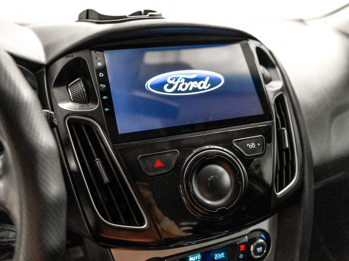 Ford Focus 2013 - фото автомобиля