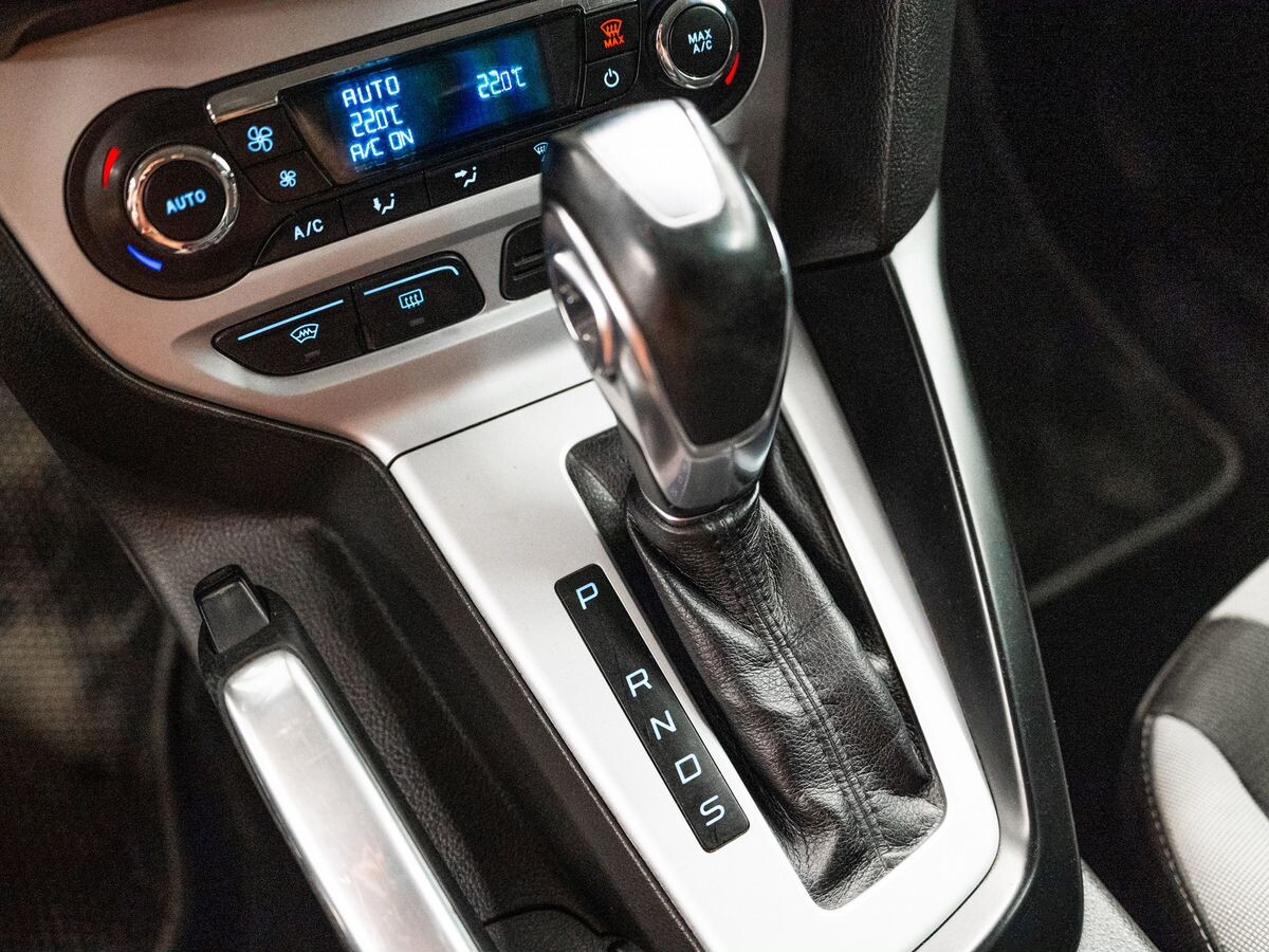 Ford Focus 2013 - фото автомобиля