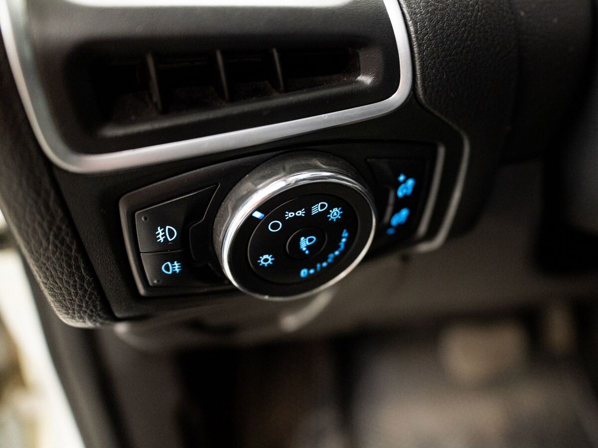 Ford Focus 2013 - фото автомобиля