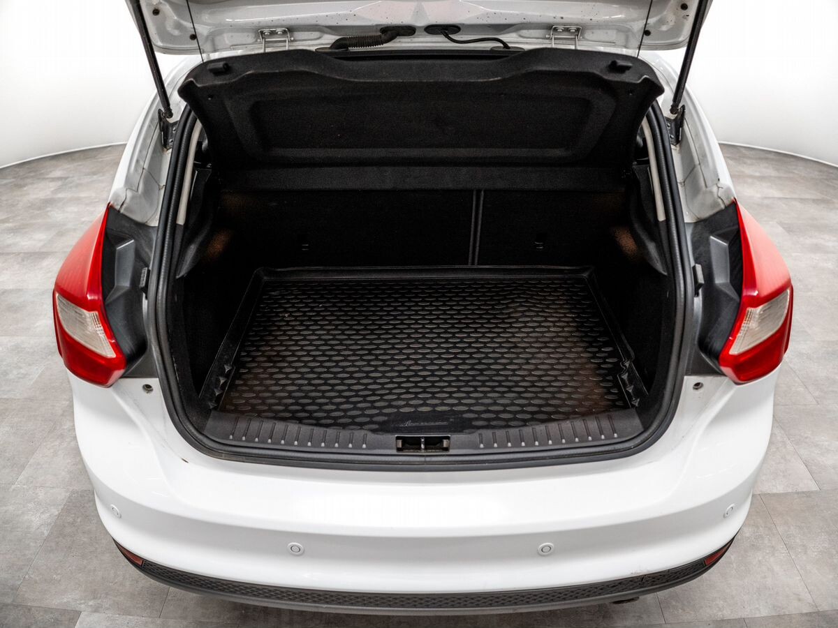 Ford Focus 2013 - фото автомобиля