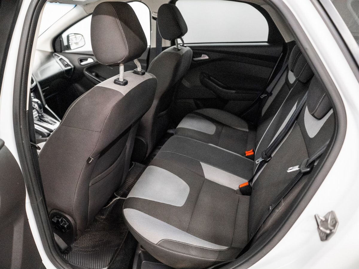 Ford Focus 2013 - фото автомобиля