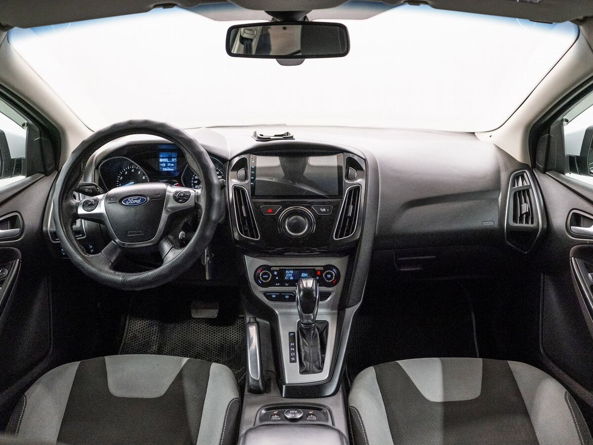 Ford Focus 2013 - фото автомобиля