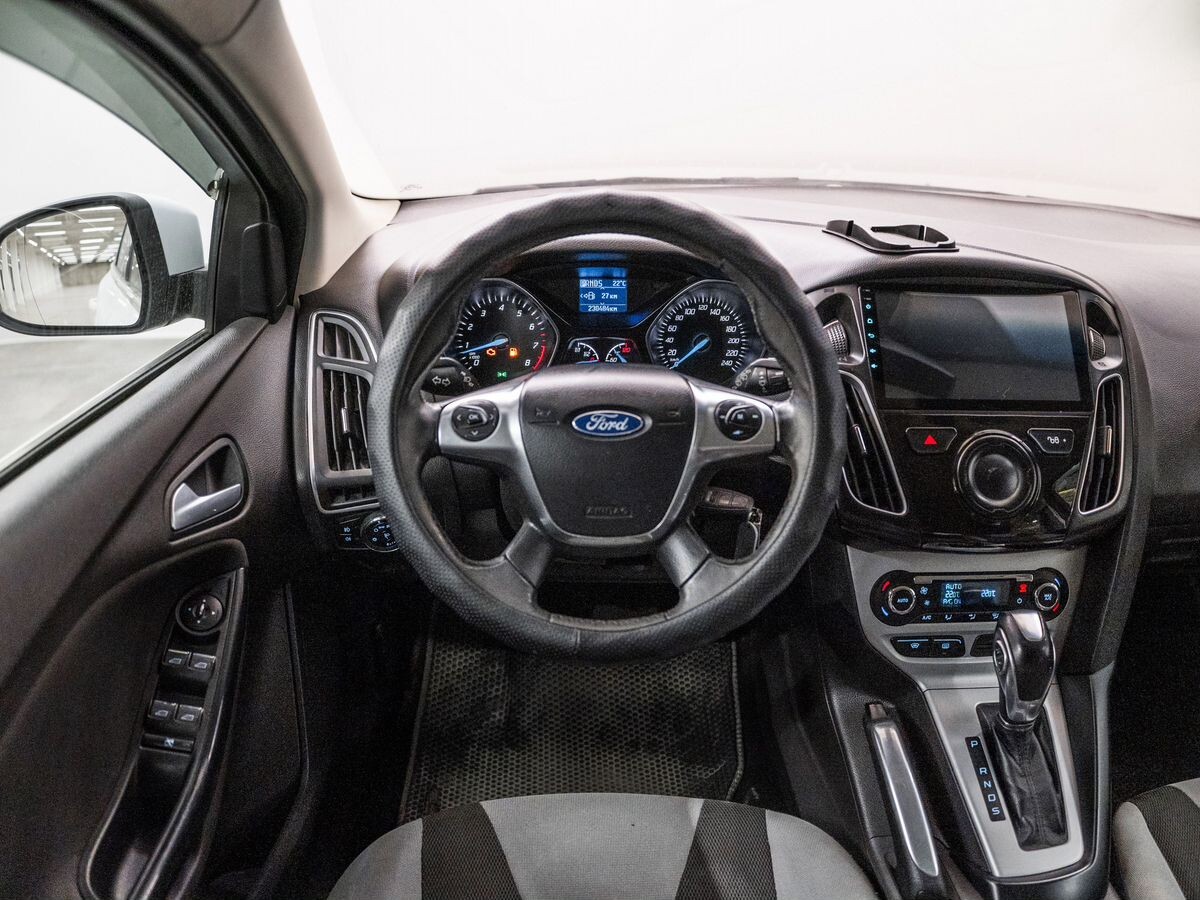 Ford Focus 2013 - фото автомобиля