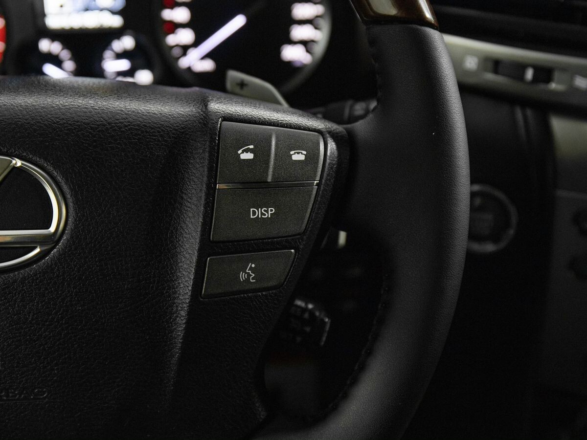 Lexus LX 2012 - фото автомобиля