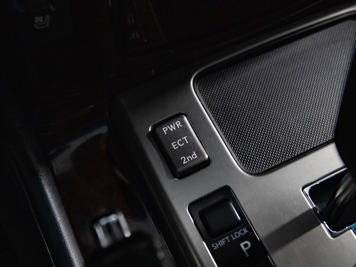 Lexus LX 2012 - фото автомобиля