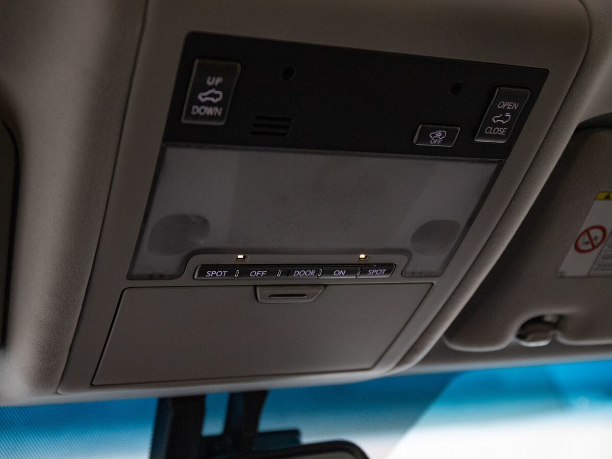 Lexus LX 2012 - фото автомобиля