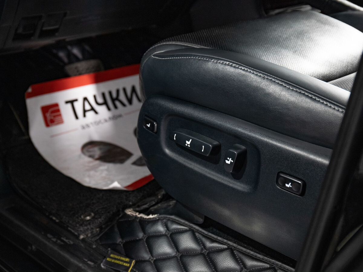 Lexus LX 2012 - фото автомобиля