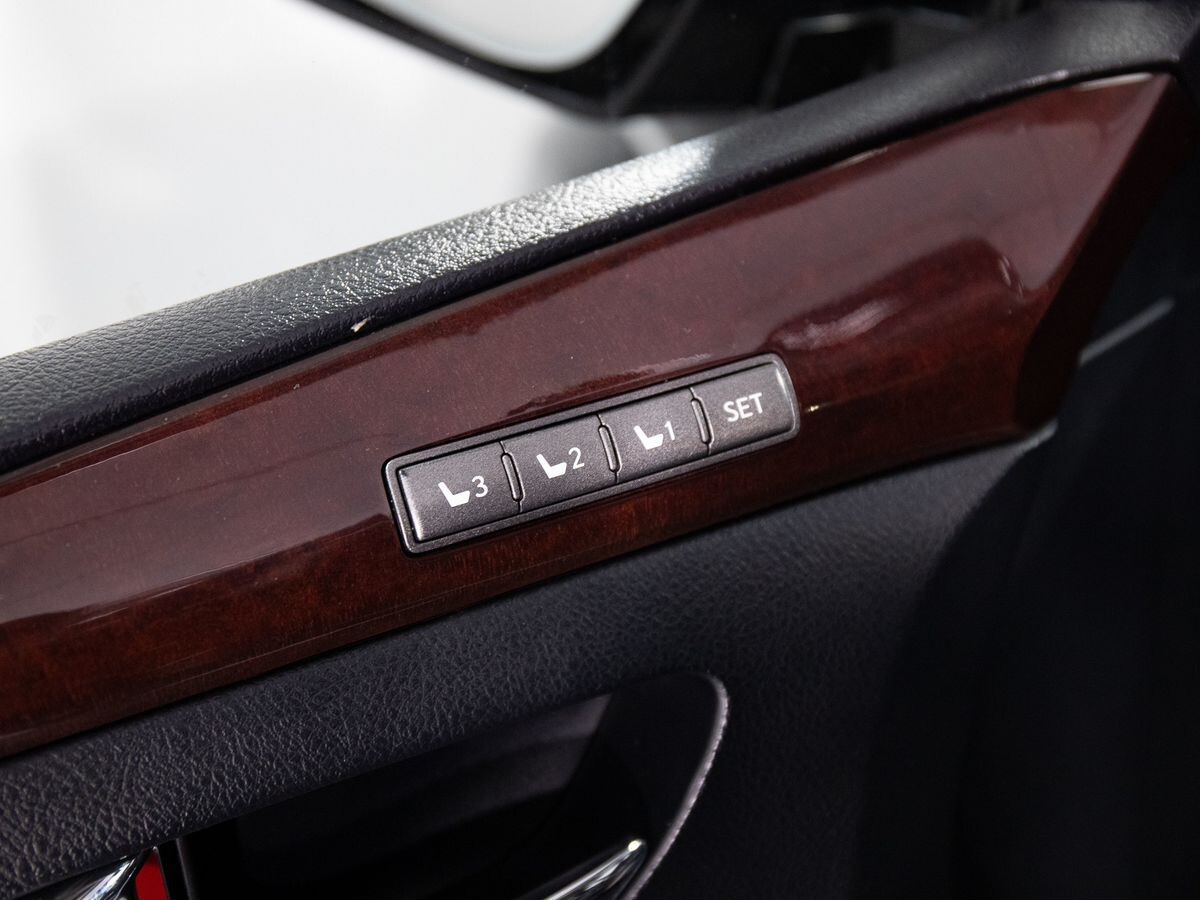 Lexus LX 2012 - фото автомобиля