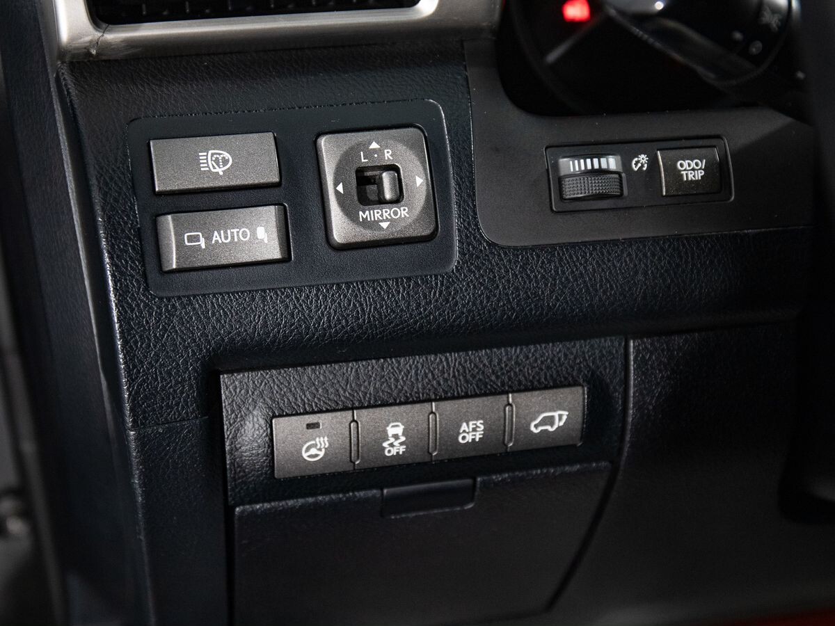 Lexus LX 2012 - фото автомобиля