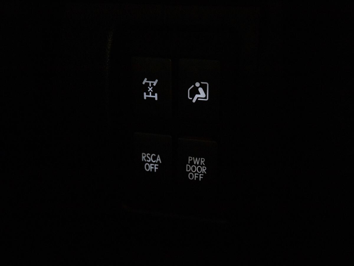 Lexus LX 2012 - фото автомобиля